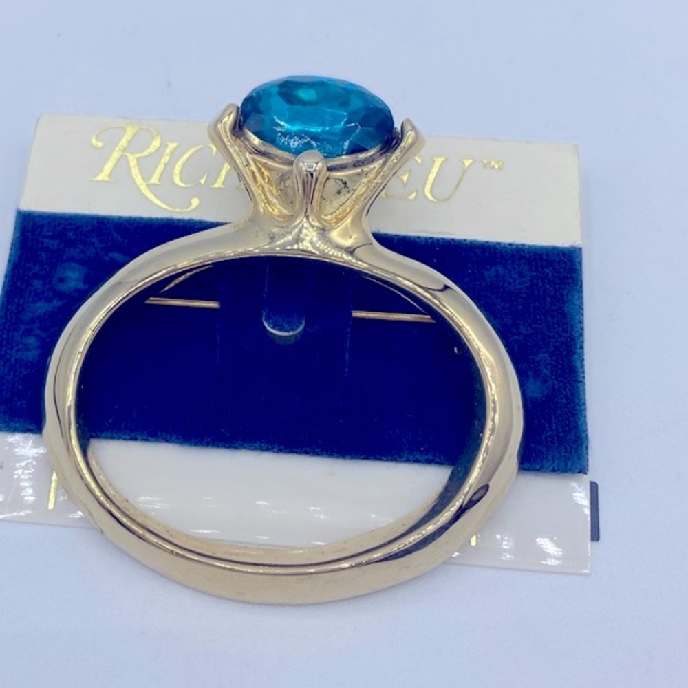 Vintage Richelieu Large Gold Tone Ring Brooch/Pin With Blue Glass Center - Picture 2 of 5
